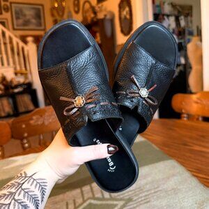 Vintage Leather Delilah Bare Trap Slip on Sandals